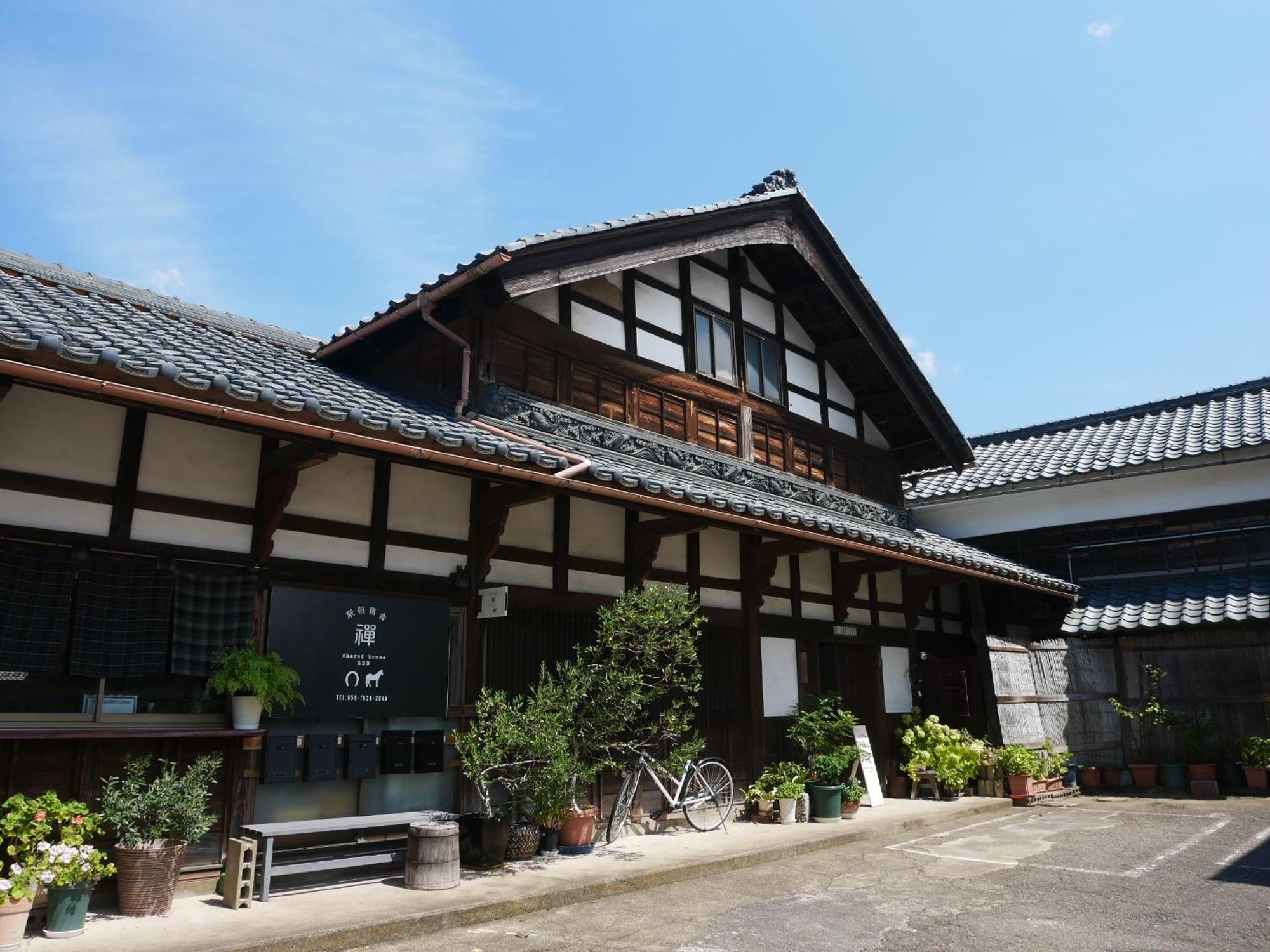 駅前宿舎 禪 Shared House Zen Eiheiji Extérieur photo